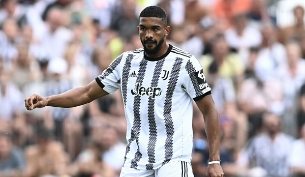 Ex-Juventus star warns them about losing Bremer this summer