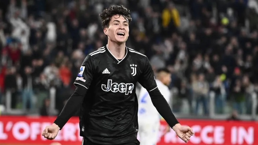 How much Juventus wants to make from selling Soule and Huijsen