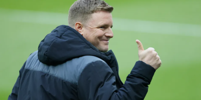 Howe rubbishes exit rumour and urges club to act “quickly” after Toon snub