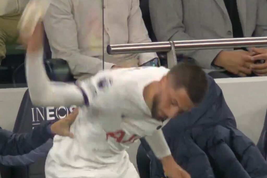 Tottenham star Rodrigo Bentancur goes mental after being subbed