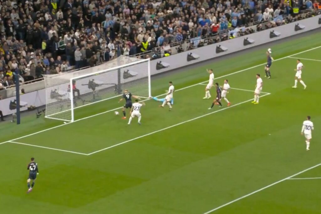 Kevin De Bruyne and Erling Haaland combine to give Man City lead