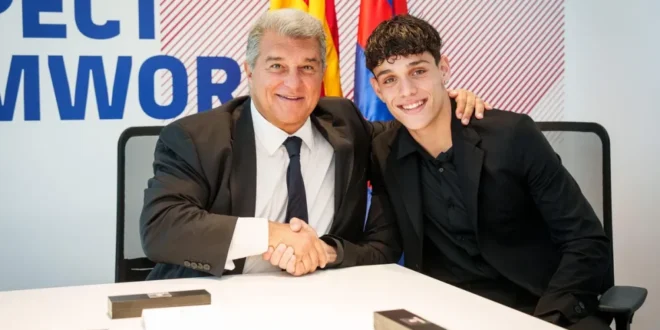 Official: Hector Fort signs new Barcelona contract until 2026