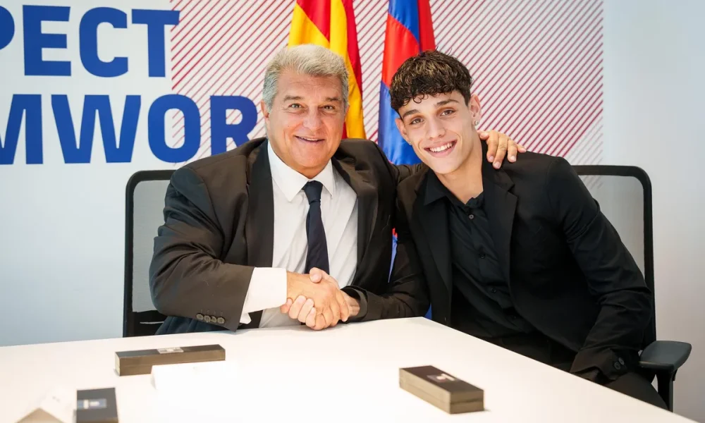 Official: Hector Fort signs new Barcelona contract until 2026