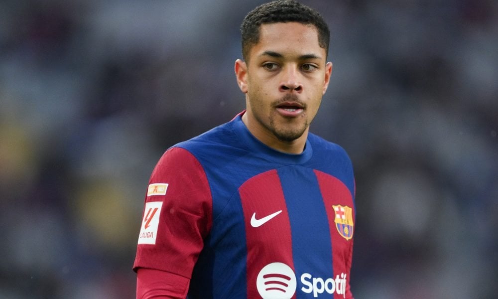 Barcelona striker shares his discontent to dressing room over playing time – report
