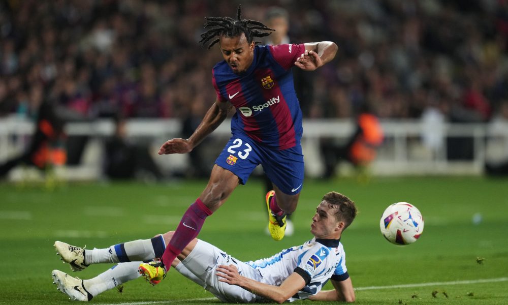 Barcelona defender working extremely hard to improve in makeshift position