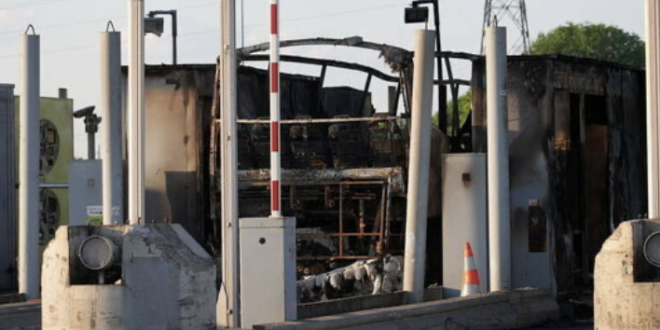 PSG and Lyon fans in roadside battle on way to French Cup final