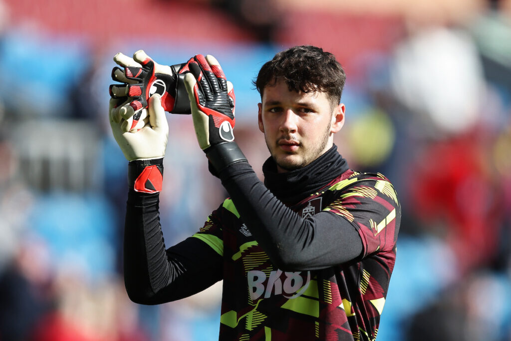 Chelsea in pole position to sign Newcastle goalkeeper target