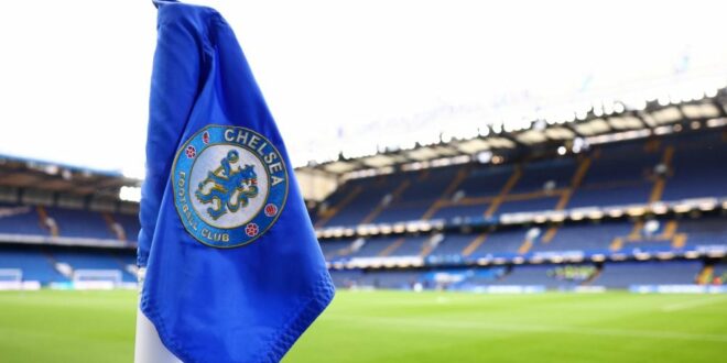 Chelsea table €8 million offer for 17-year-old Barcelona, Real Madrid right-back target