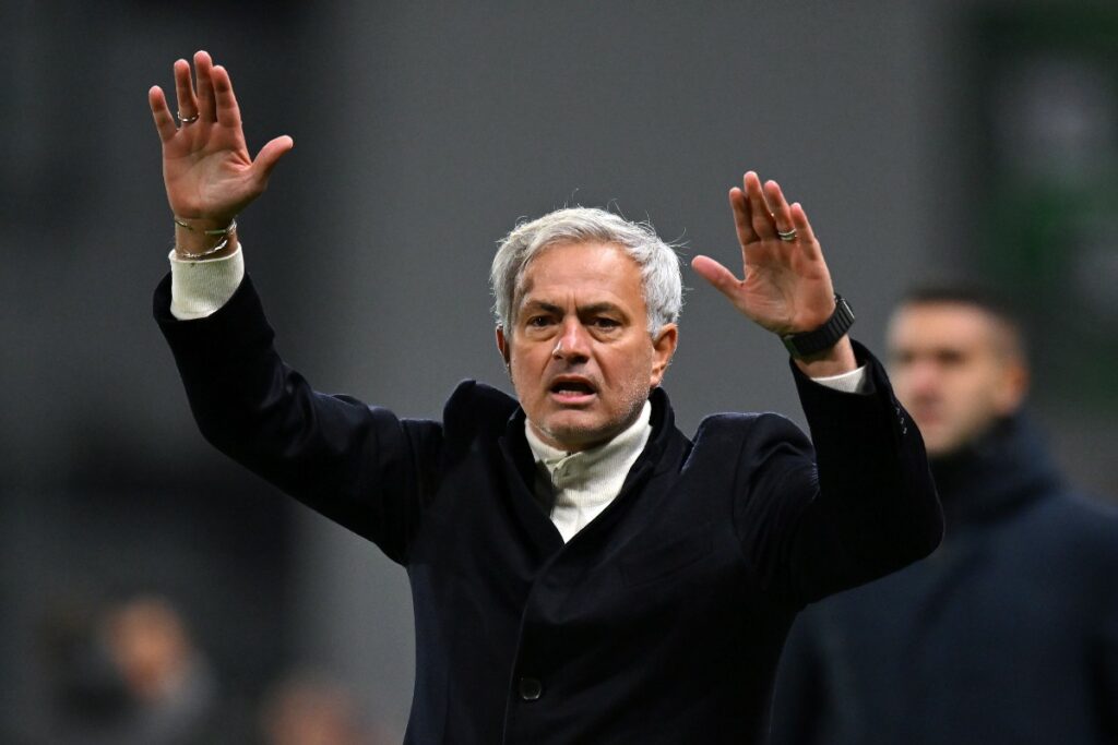 Jose Mourinho wants another shot at the Man United job