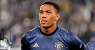 Anthony Martial announces Manchester United departure