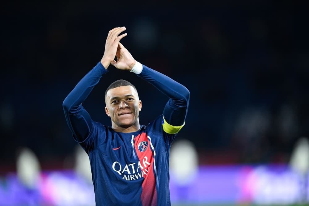 From jeers to cheers on his last day in front of PSG fans