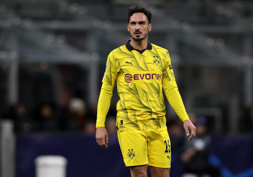 Hummels header sends BVB to Champions League final