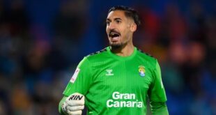 Chelsea eye summer move for Las Palmas goalkeeper Alvaro Valles