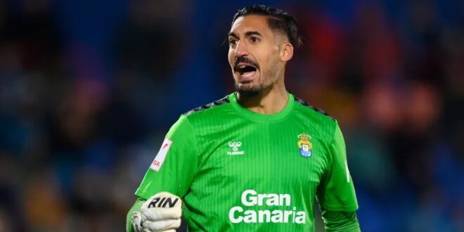 Chelsea eye summer move for Las Palmas goalkeeper Alvaro Valles