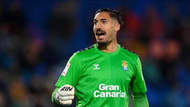 Chelsea eye summer move for Las Palmas goalkeeper Alvaro Valles