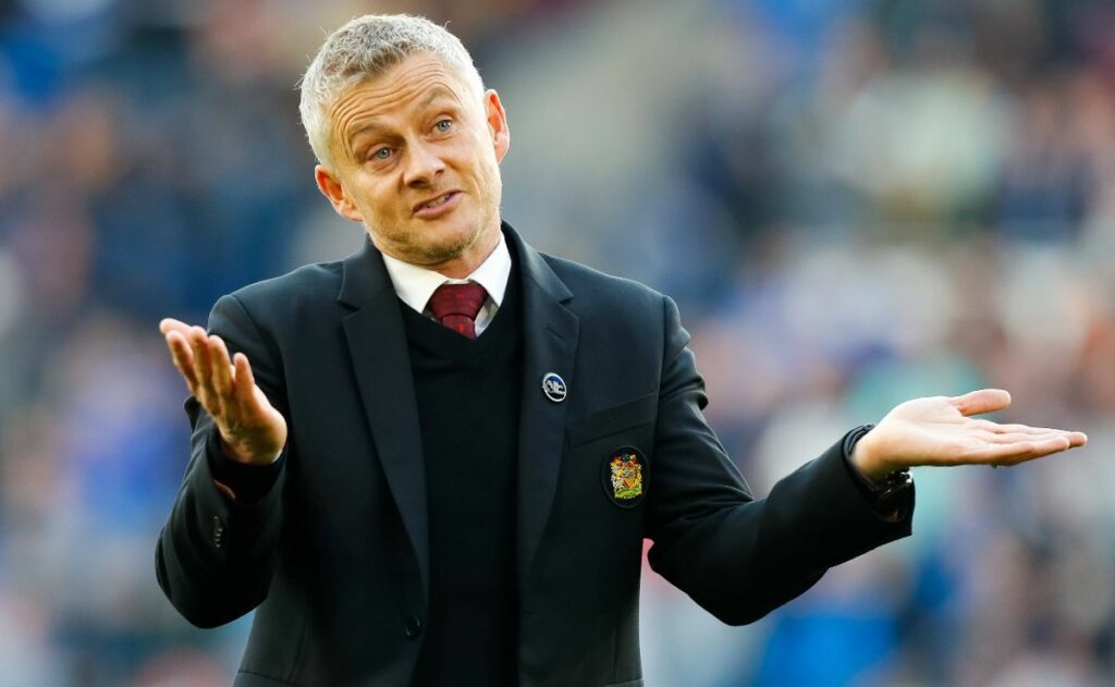 Solskjaer contemplates return to Premier League, talks underway