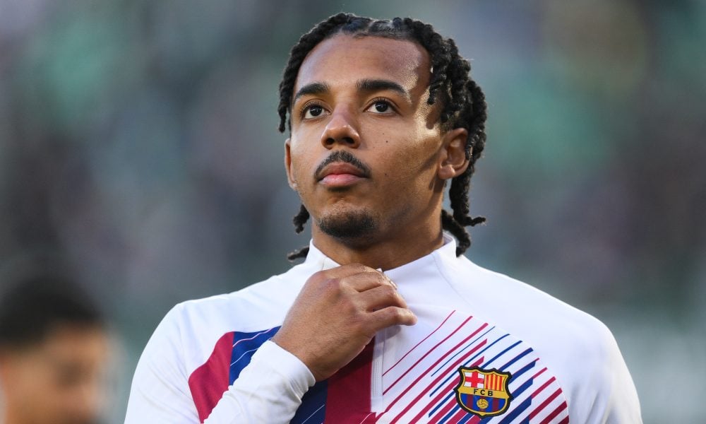 Barcelona defender brushes exit claims: “I am one of the leaders of the dressing room”