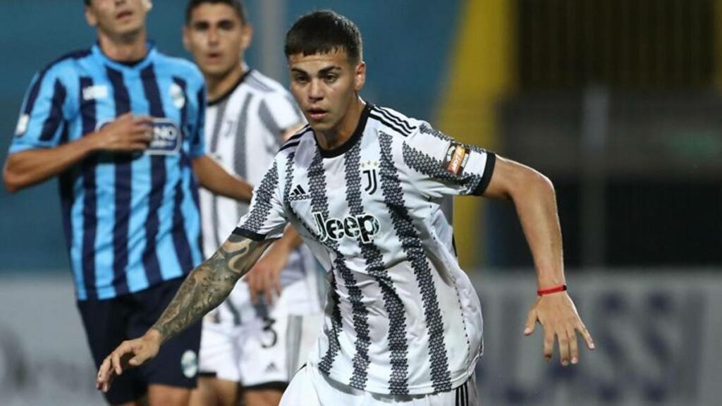 Juventus willing to sacrifice midfielder to break Di Lorenzo deadlock