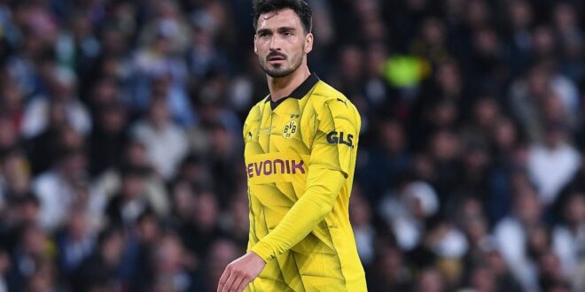 Hummels departs Dortmund day after head coach stepped down