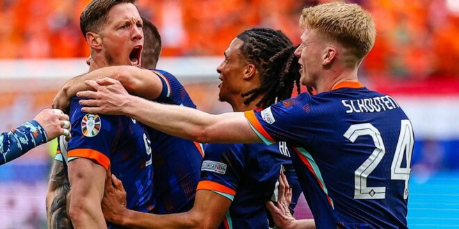 Netherlands edge past Poland with late Weghorst winner