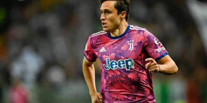 Former Juventus star warns them against losing Chiesa