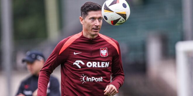 Poland given boost with Lewandowksi return for crucial game