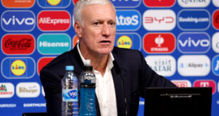 Deschamps defends his French team saying chances will become goals