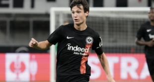 Paxten Aaronson signs contract extension with Eintracht Frankfurt, loaned to FC Utrecht