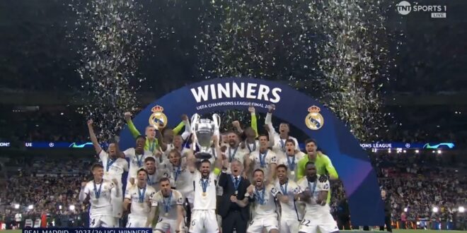 Nacho leads Real Madrid players in lifting the Champions League trophy