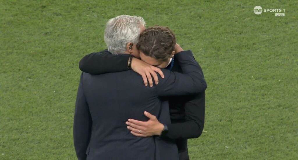 Jose Mourinho consoles Edin Terzic following Champions League final loss