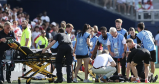 Copa America assistant linesman collapses in 90 degree heat in Kansas