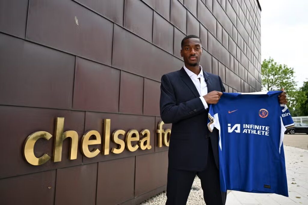 Why Tosin Adarabioyo joined Chelsea despite Man United & Newcastle link