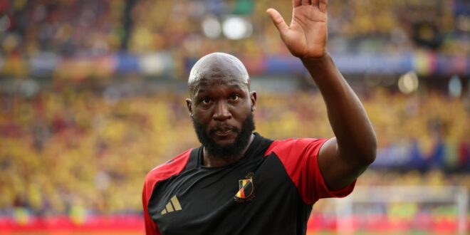 Exclusive: Former Chelsea manager keen on Lukaku transfer, while another club have opened talks