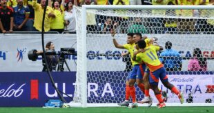 Crystal Palace star opens scoring for Colombia with header vs. Paraguay