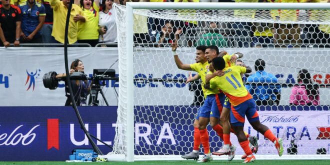 Crystal Palace star opens scoring for Colombia with header vs. Paraguay