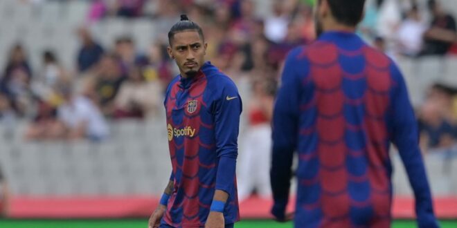 Exit-linked Barcelona forward wants to stay but could lose prominence in team