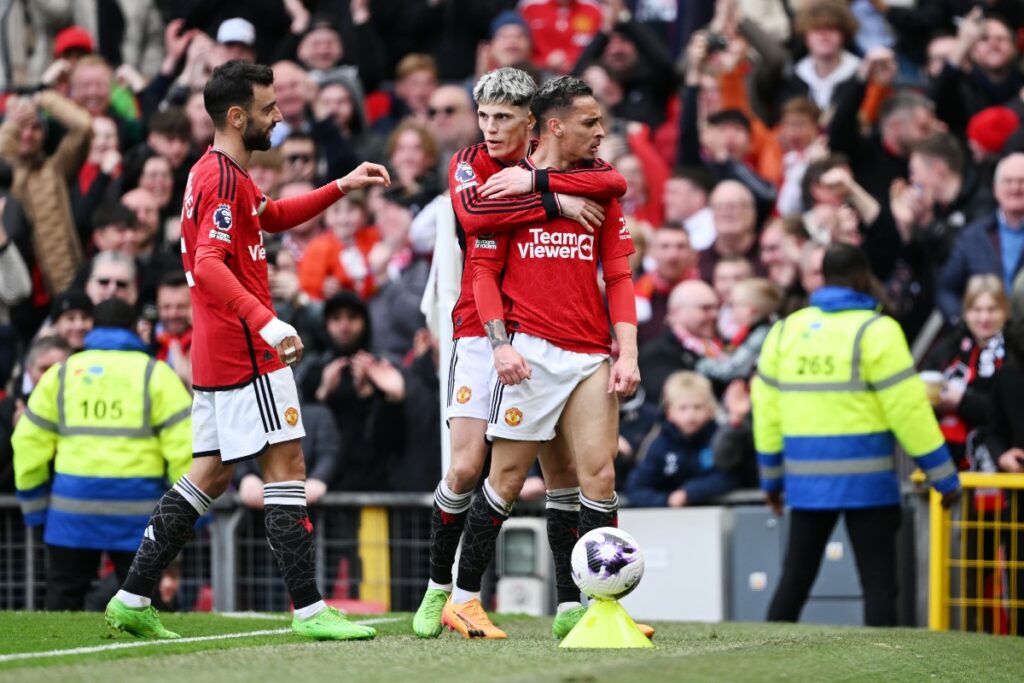 Man United submit £35 million offer to sign priority summer target