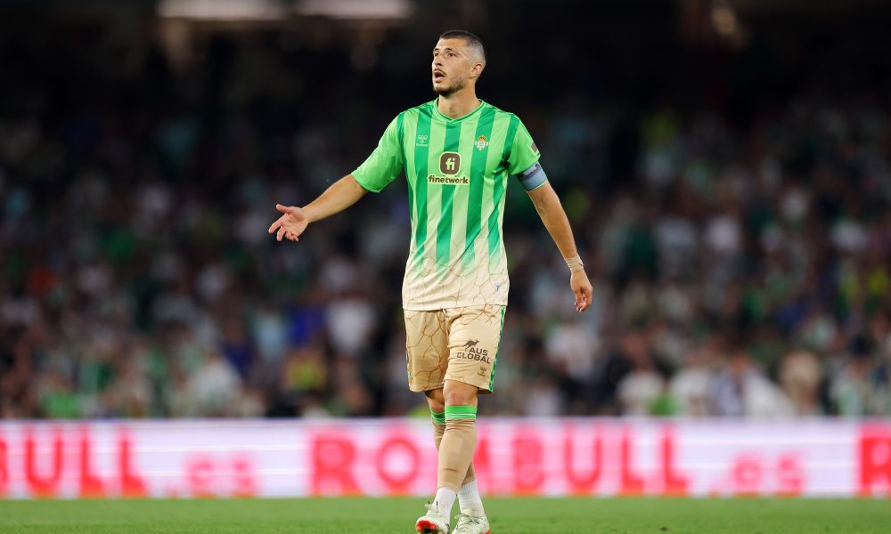 Barcelona’s deal for World Cup-winning midfielder collapses – report