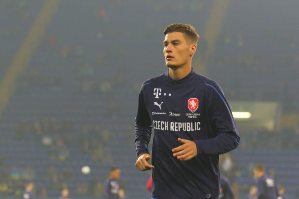 Schick strike not enough as underdogs claim point