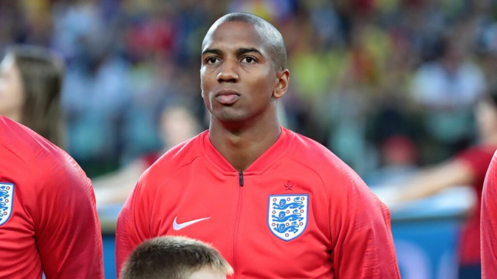 Ashley Young sings new one-year deal with Everton