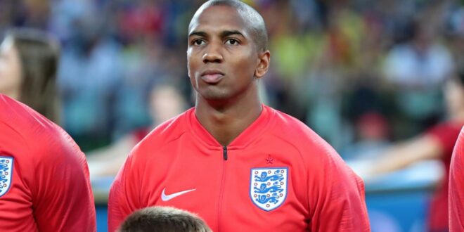 Ashley Young sings new one-year deal with Everton