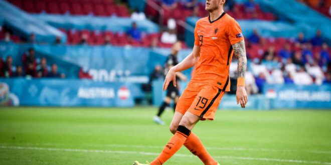 Poland 1-2 Netherlands: Weghorst rescues profligate Dutch