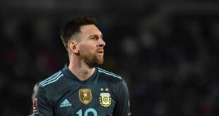 Argentina advance at Copa America but Messi suffers thigh injury