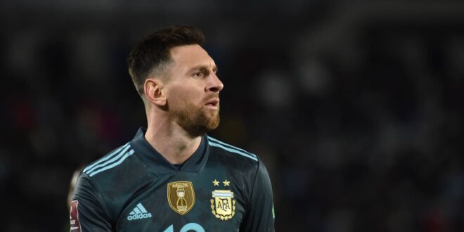 Argentina advance at Copa America but Messi suffers thigh injury