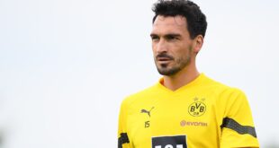 Mats Hummels leaves Borussia Dortmund