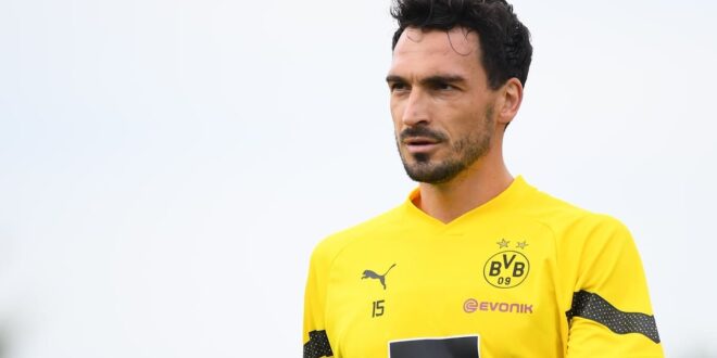 Mats Hummels leaves Borussia Dortmund