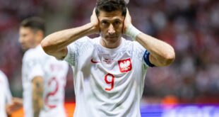 Injury scare for Robert Lewandowski, De Jong ruled-out as Dutch romp to win