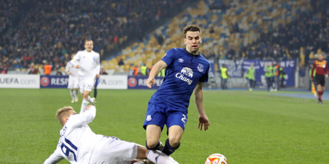 Everton captain Coleman signs new deal