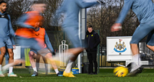 Eddie Howe to ask three players to train with U21s if not sold by end of the week – Report