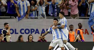 Argentina barely hangs on in shootout win over Ecuador